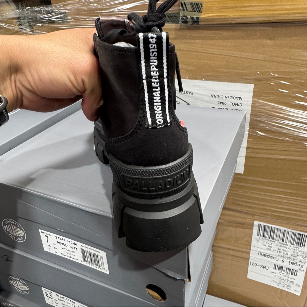 Palladium Revolt Hi Tx Sneaker Boots 97242-010 S14 Black Shoes Womens Stompers - Picture 13 of 16